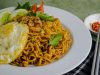 Dampak sering makan mie instan